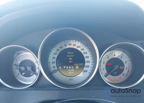 2012 Mercedes-Benz C 250 Luxury z USA, uszkodzony, nr VIN WDDGF4HB2CR230901